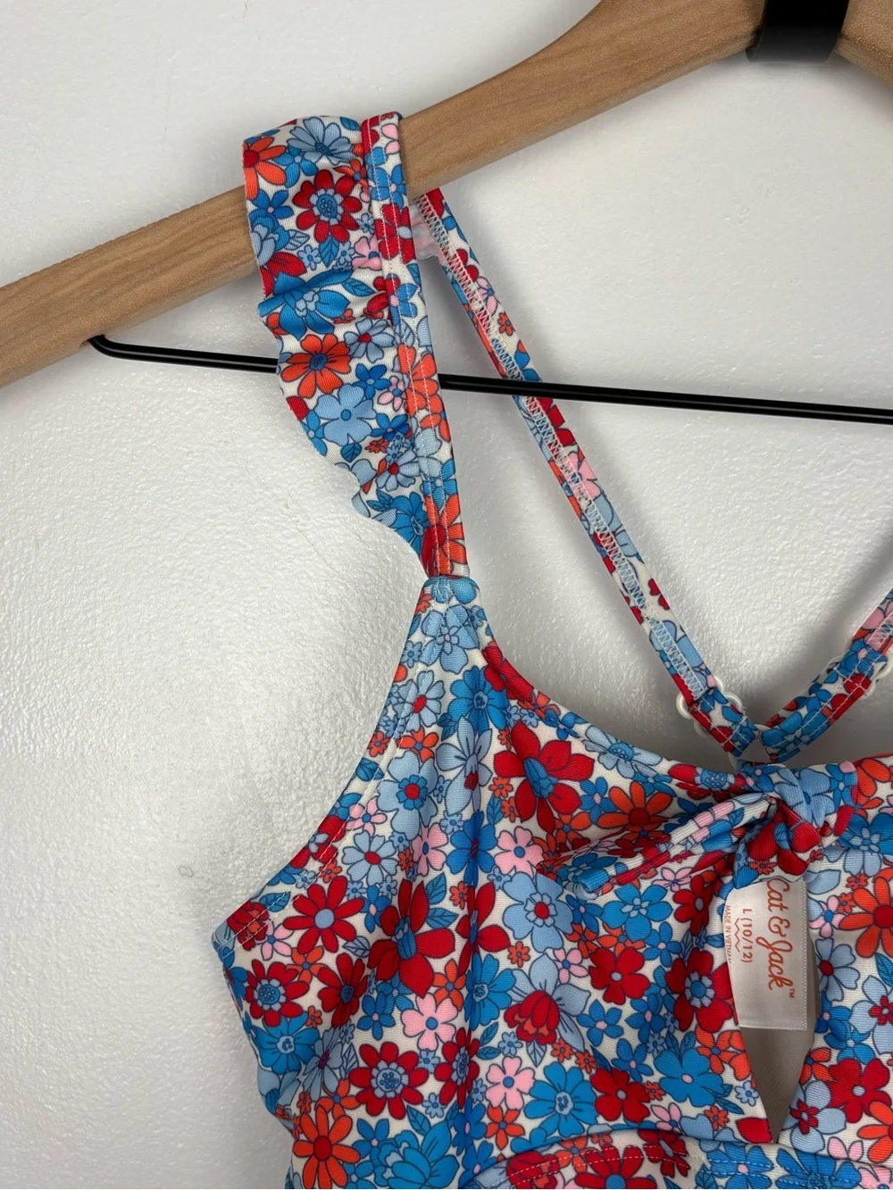 Cat & Jack tricot one
